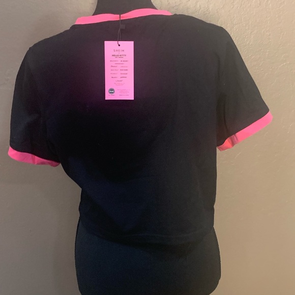 🛑SOLD🛑 Hello Kitty Tee Shirt 👕 - Picture 2 of 2